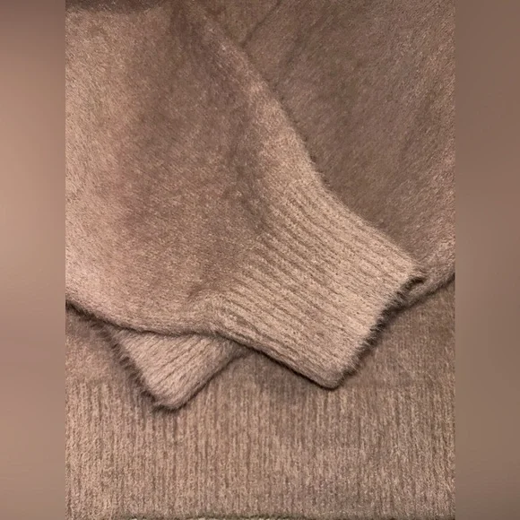 Gently use excellent condition very soft xs - Picture 5 of 5